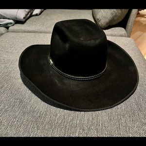 Black Resistol cowboy hat. In great condition, hardly worn.
